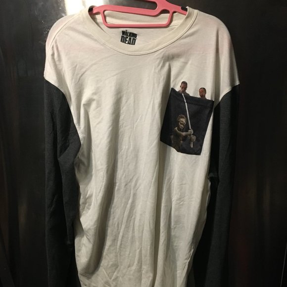 πAMC Walking Dead Tee 113 buy 2 tees for a deal OR FREE* - Picture 1 of 6